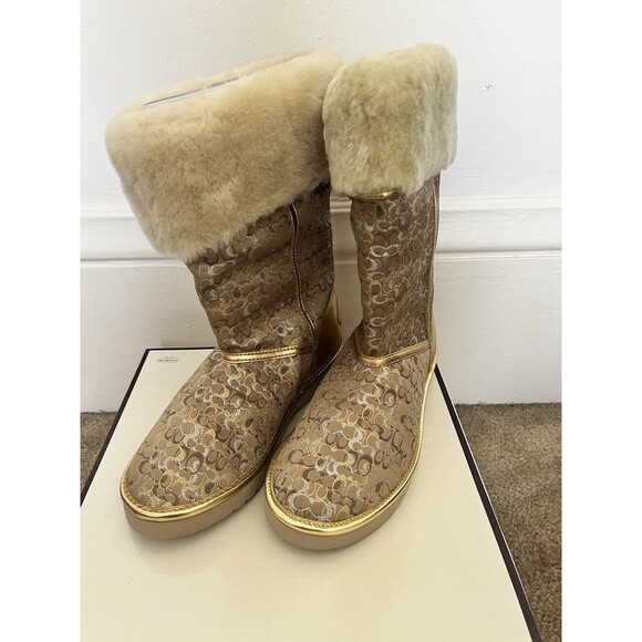 New In Box Coach Nikole Gold Metallic Roll Down 9M Shearling Logo Lined Boots - Picture 4 of 12